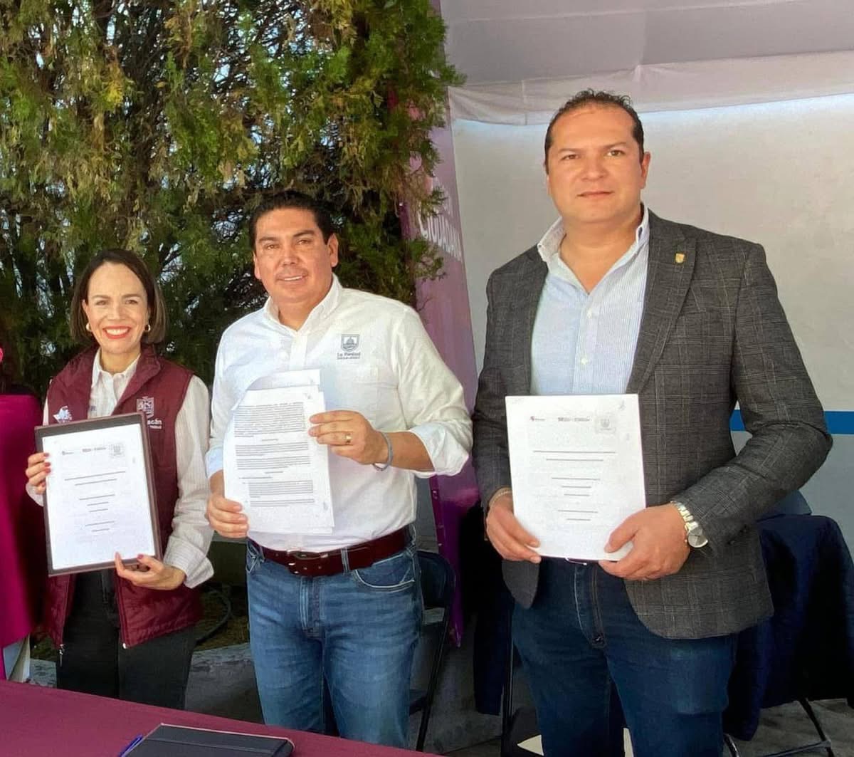 FIRMA ALCALDE DE LA PIEDAD ACUERDOS CON GOBIERNO ESTATAL