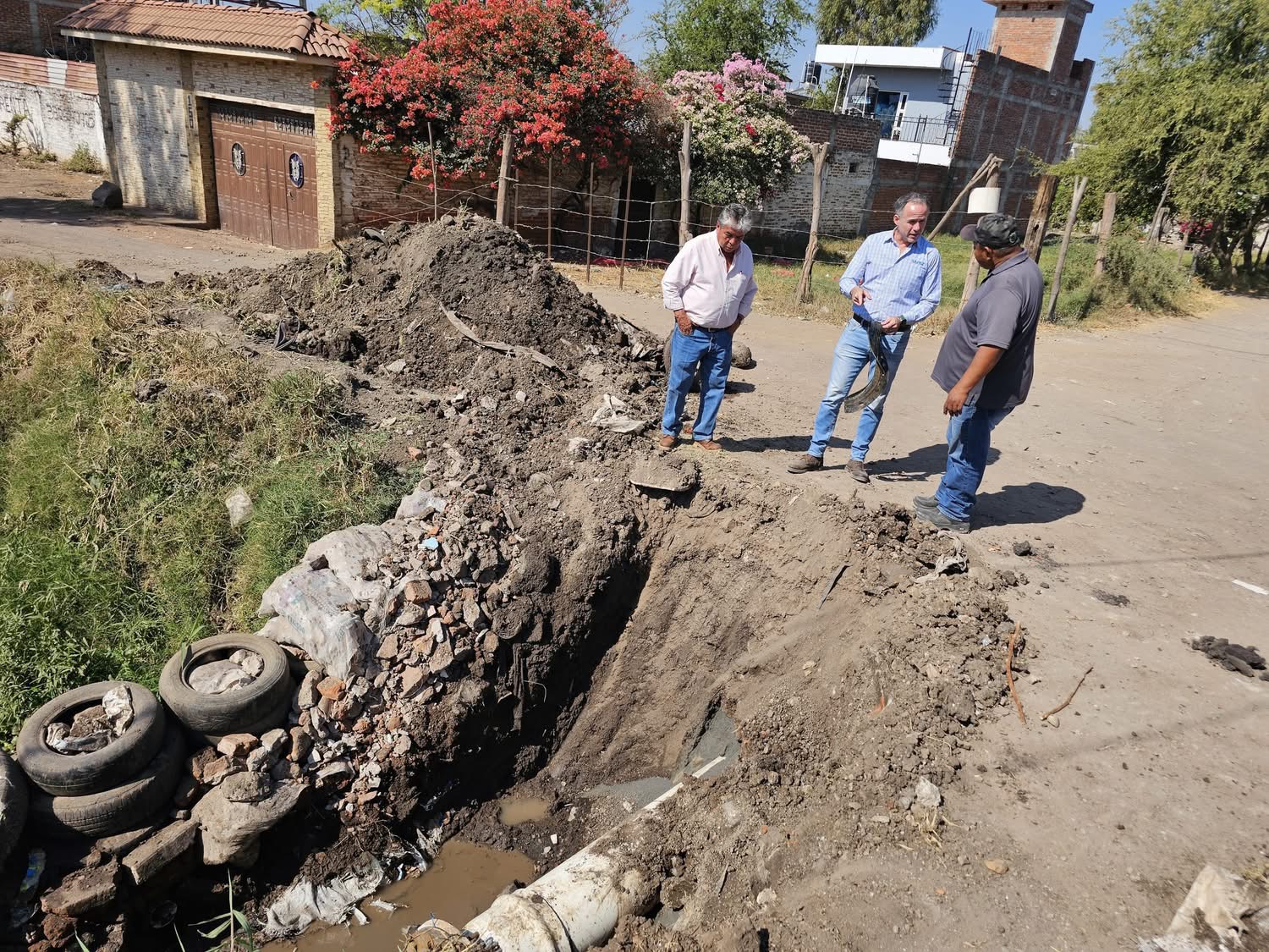 Reparación de fuga de agua mejora suministro en Zamora