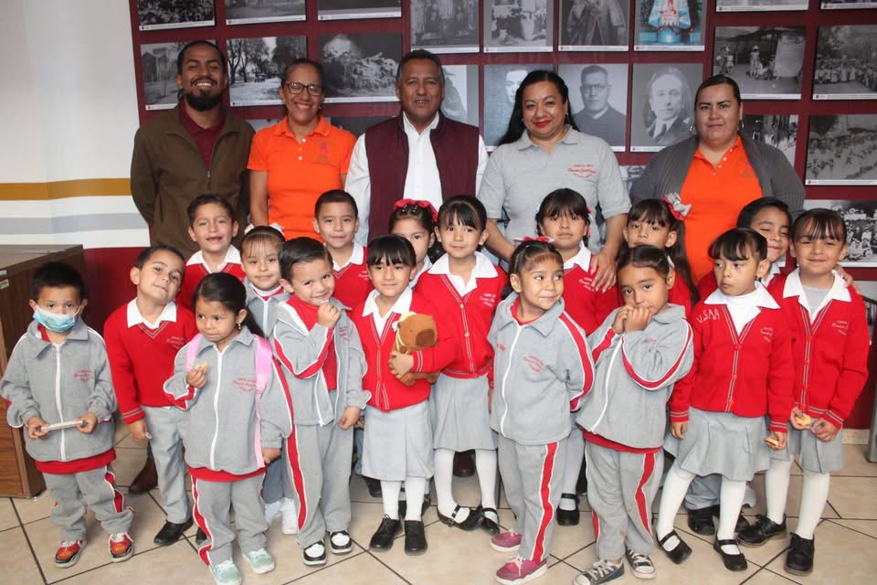 Escolapios visitan la presidencia municipal de Jacona