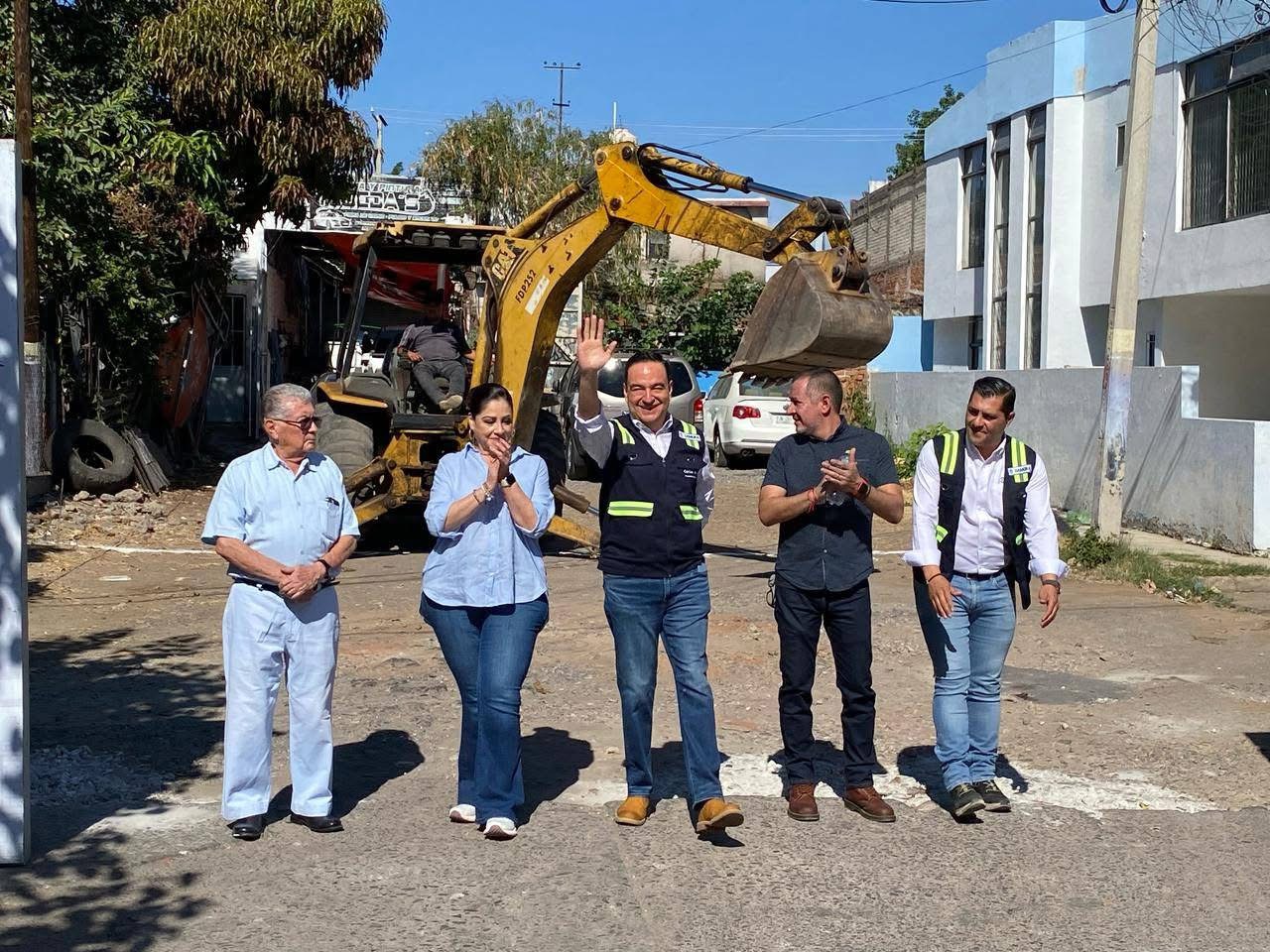 Carlos Soto pone en marcha pavimentación de calle Purépero en Jardines de Catedral