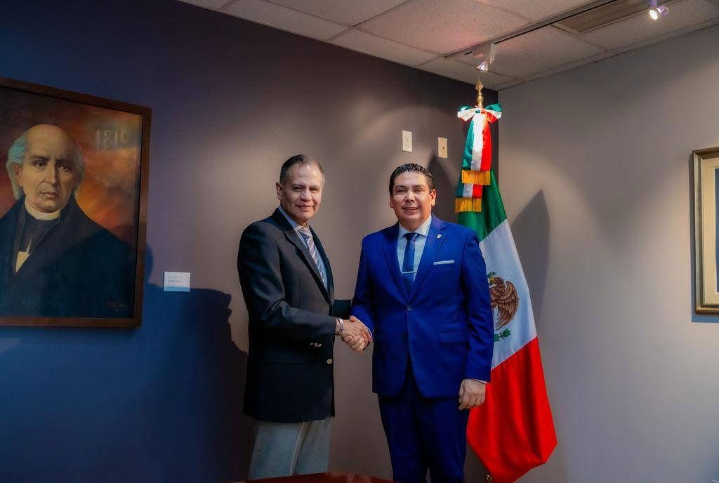 EL PRESIDENTE DE LA PIEDAD SAMUEL HIDALGOVISITA AL CONSULADO MEXICANO EN CHICAGO