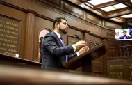 Octavio Ocampo presentó iniciativa para que Michoacán refuerce la defensa animal al sancionar la falta de auxilio a los animales