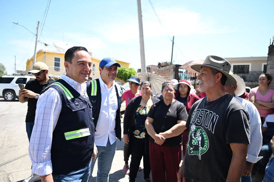 Carlos Soto supervisó la obra de pavimentación de la calle Vicente Guerrero en El Sauz de Abajo