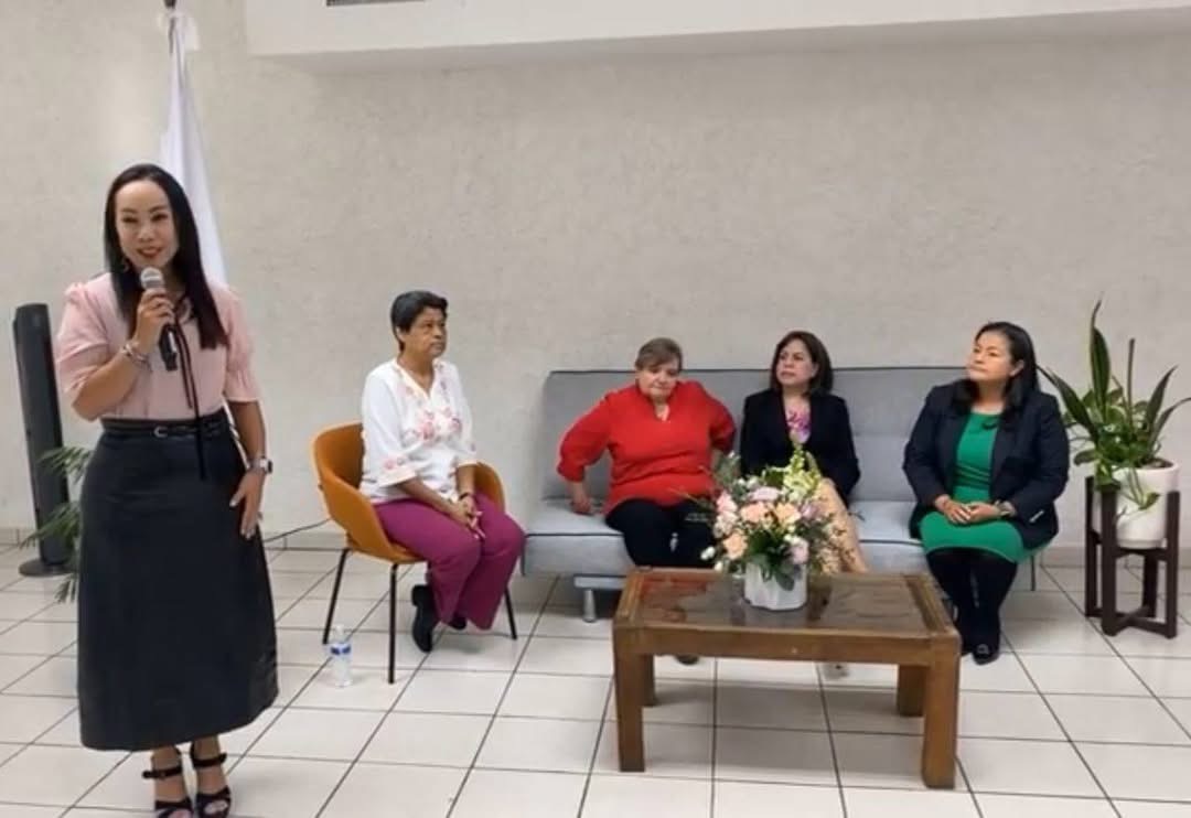Universidad Capital realizó Foro 8M: La educación y el rol actual de la mujer en sociedad