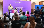 Carlos Soto reconoció a zamorana Jeannet Hernández por su aportación para reconstruir tejido social