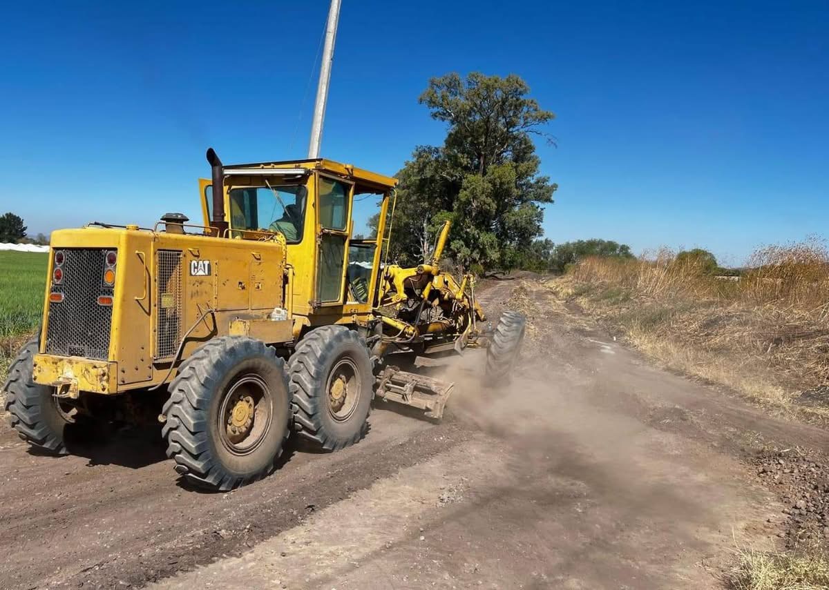Mejoran el Camino a Miraflores para beneficio de la comunidad agrícola de Ario de Rayón