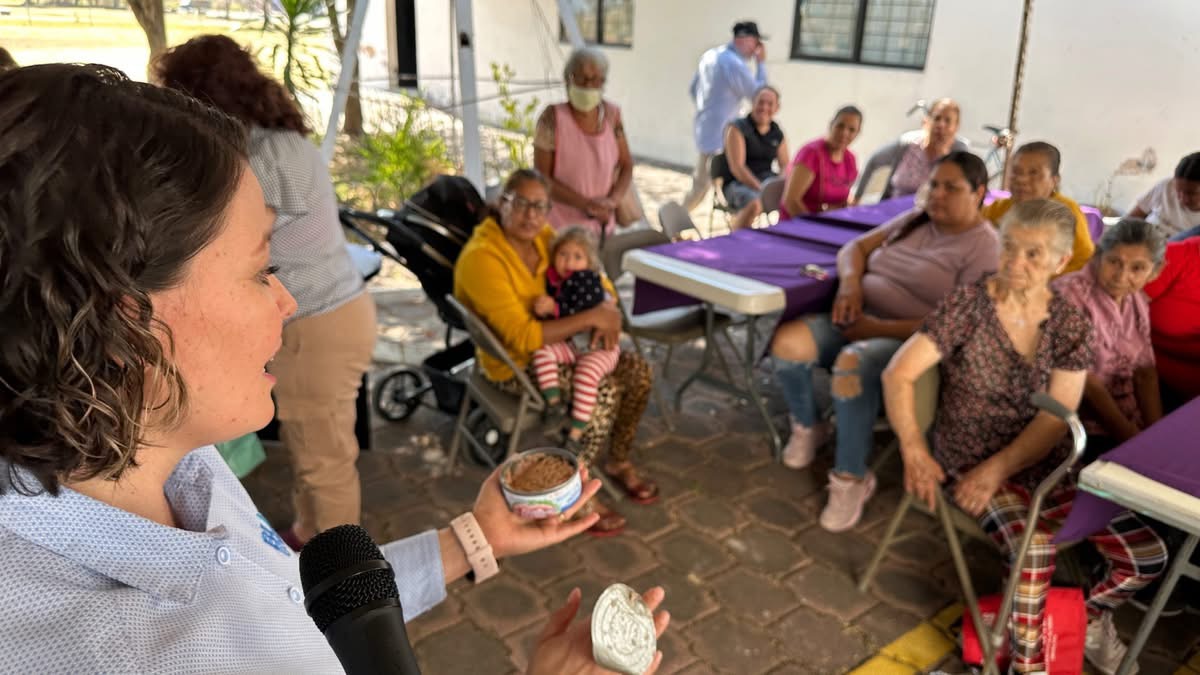 DIF Zamora promueve bienestar familiar con charla y taller en CEDECO El Vergel