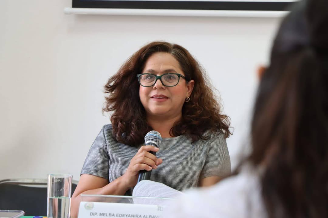 Presentan Comisión de Educación convocatoria para la “Medalla Michoacana al Mérito Docente” edición 2025