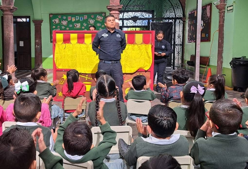 Seguridad Pública Municipal de Zamora utiliza teatro guiñol para proteger a niñas y niños