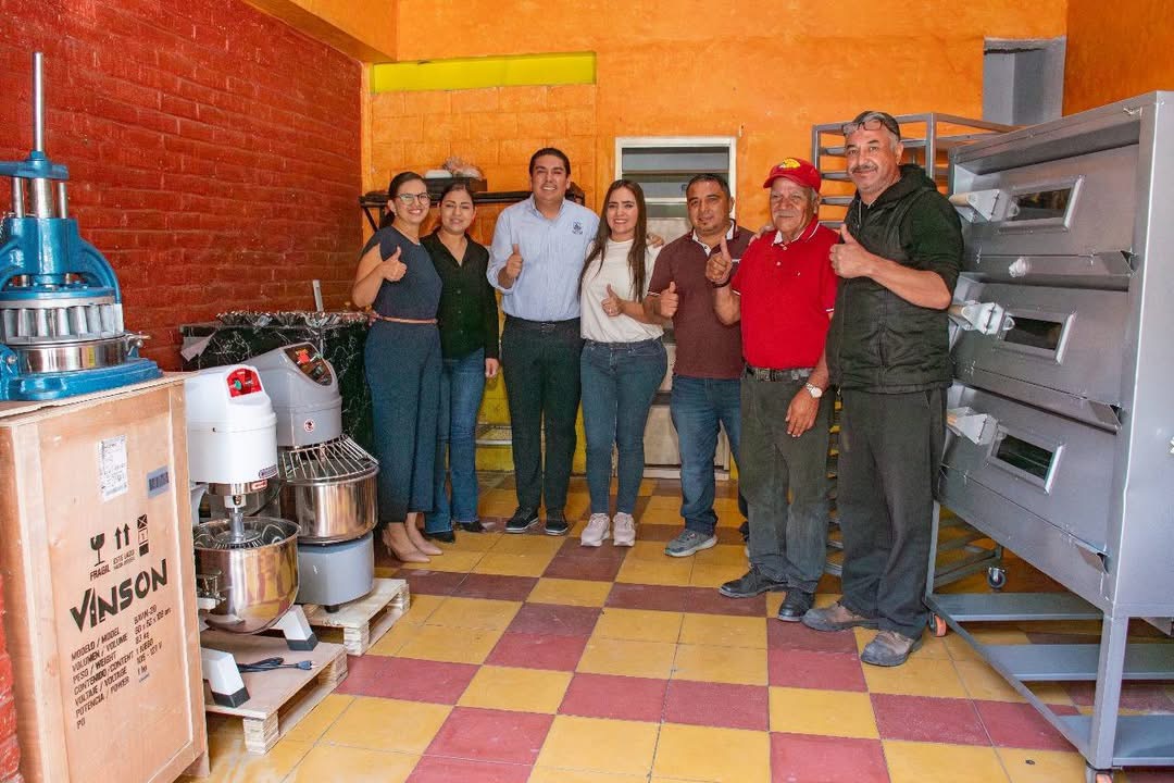 ENTREGA SAMUEL HIDALGO PROYECTOS PRODUCTIVOS A PIEDADENSES