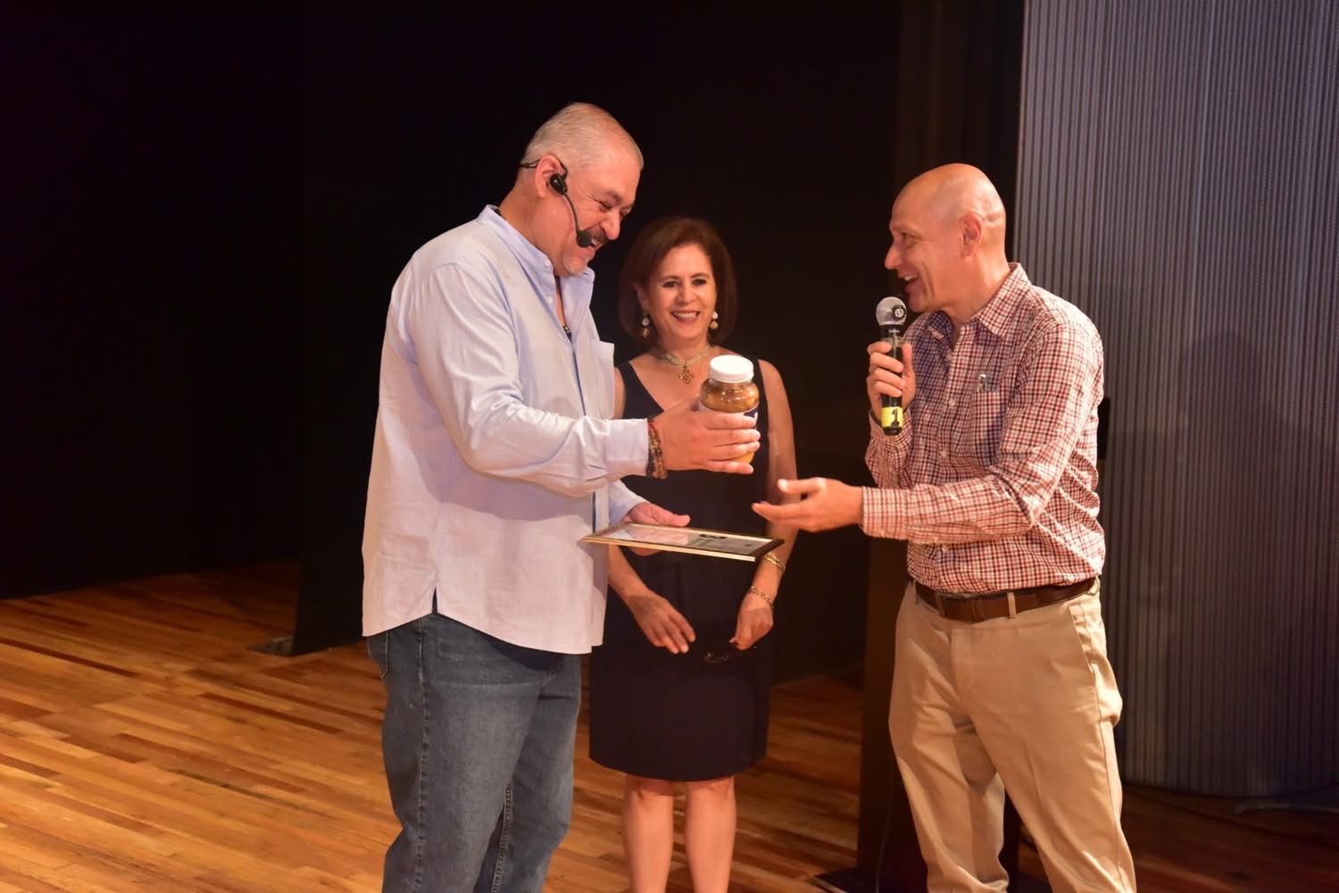 DIF Zamora realizó exitosa conferencia con causa social de Jorge Luis 