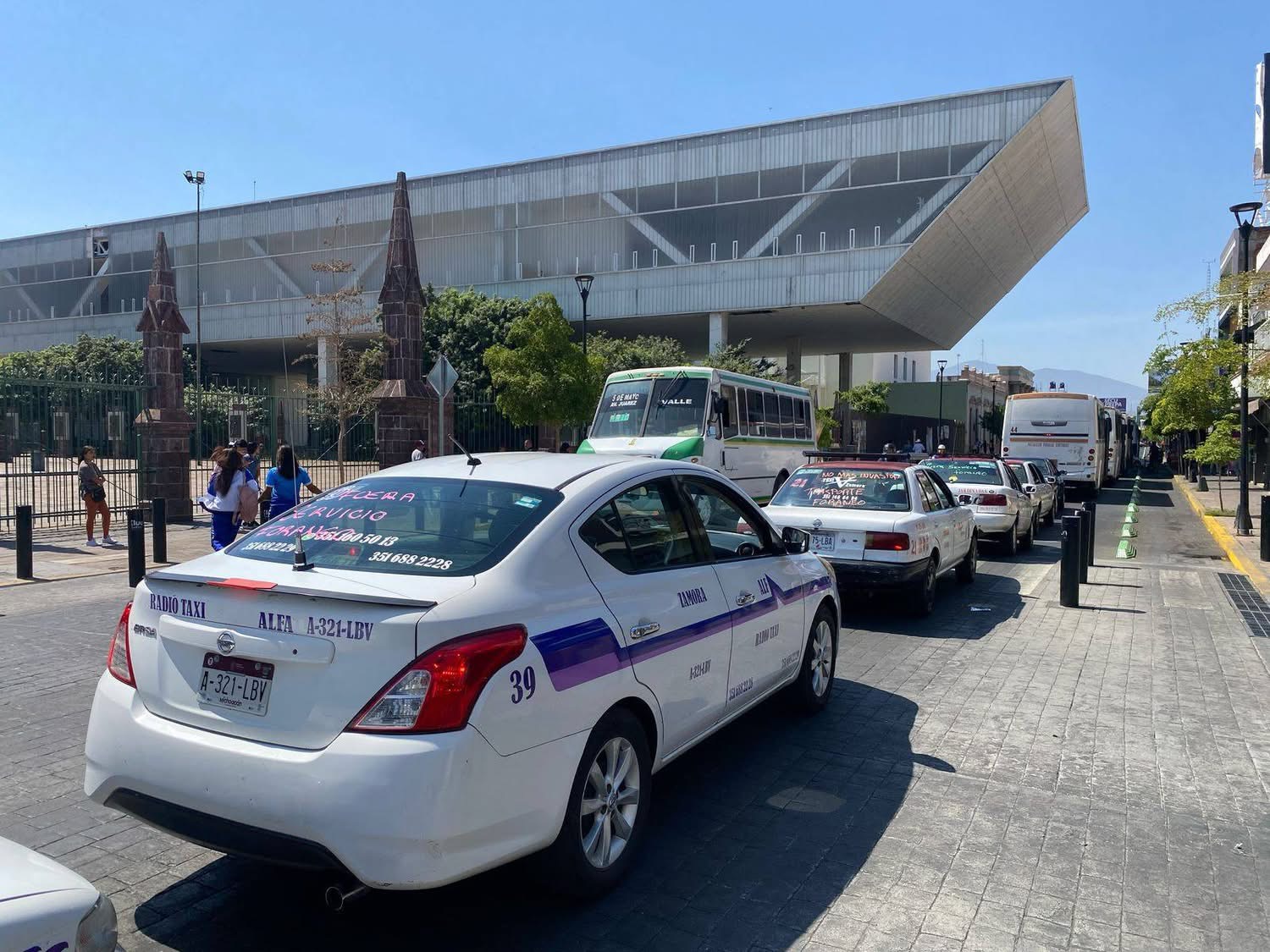 Concesionarios del transporte público piden intervención de autoridades estatales para regular a los foráneos