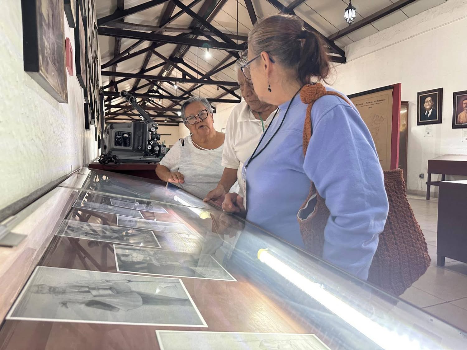 DIF Zamora organiza visita cultural para adultos mayores