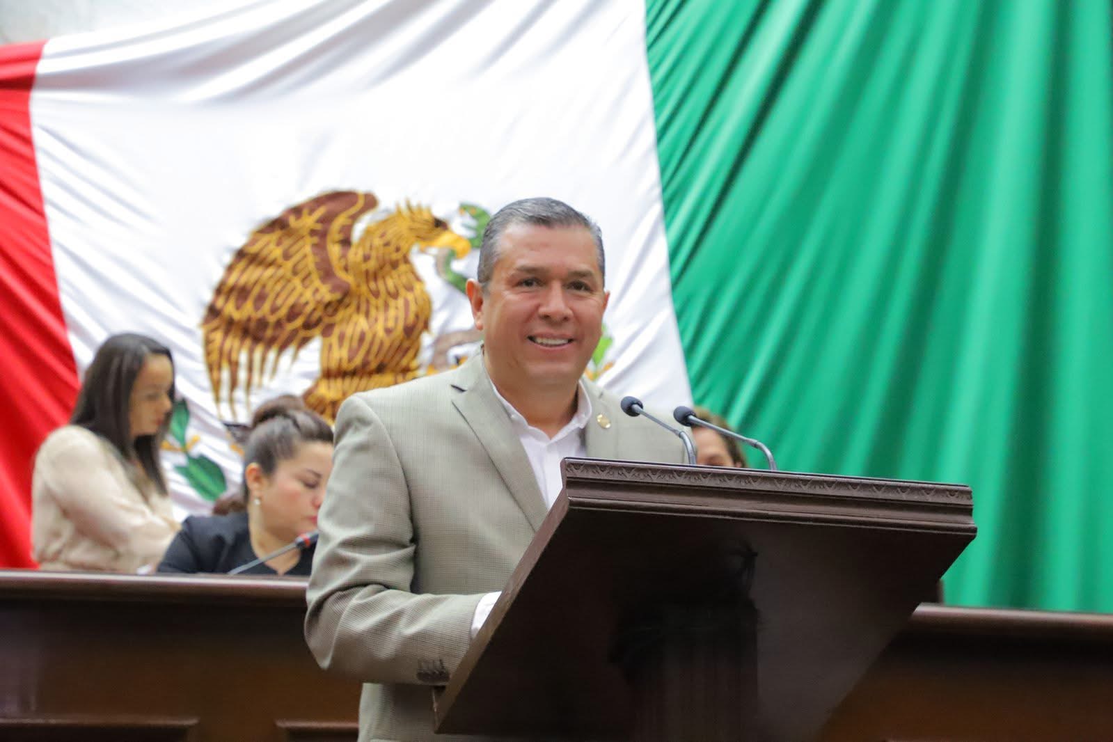 Barragán propone reforma para evitar saqueo de bienes municipales