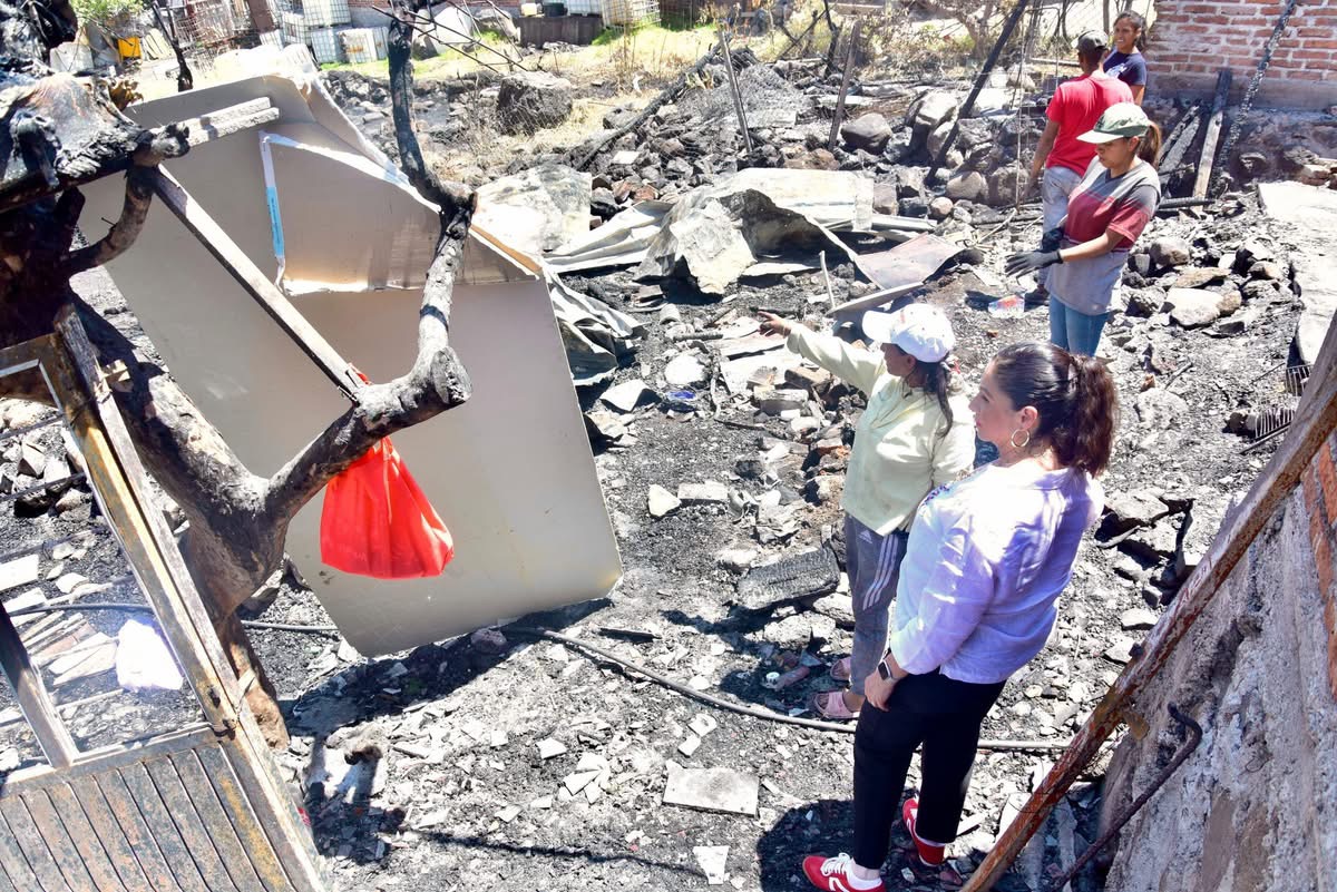 Apoyo del DIF Zamora a familias afectadas por incendio