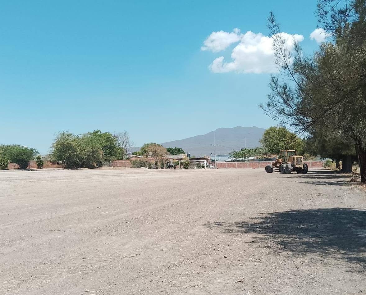 Mejoraron el campo de futbol en La Labor