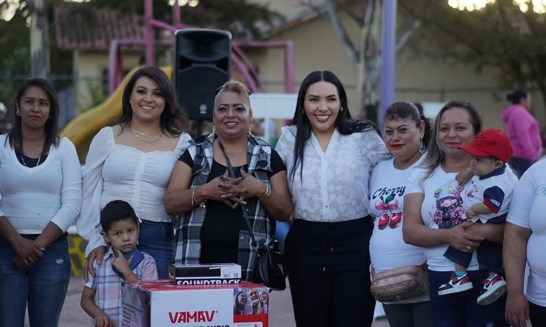 Adriana Campos Huirache se reunió con familias de Jacona; acuerdan trabajo conjunto para impulsar proyectos sociales