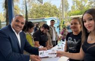 Atestigua Isidoro Mosqueda entrega de tarjetas de la Beca 