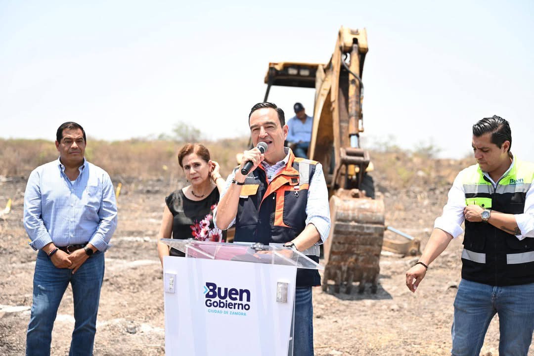 Ponen en marcha construcción histórica de primera etapa de panteón en Ario de Rayón