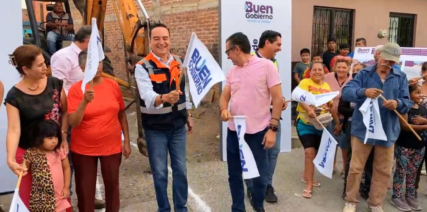 Destinan más de 2 mdp a introducción de líneas de drenaje en colonia Salinas de Gortari