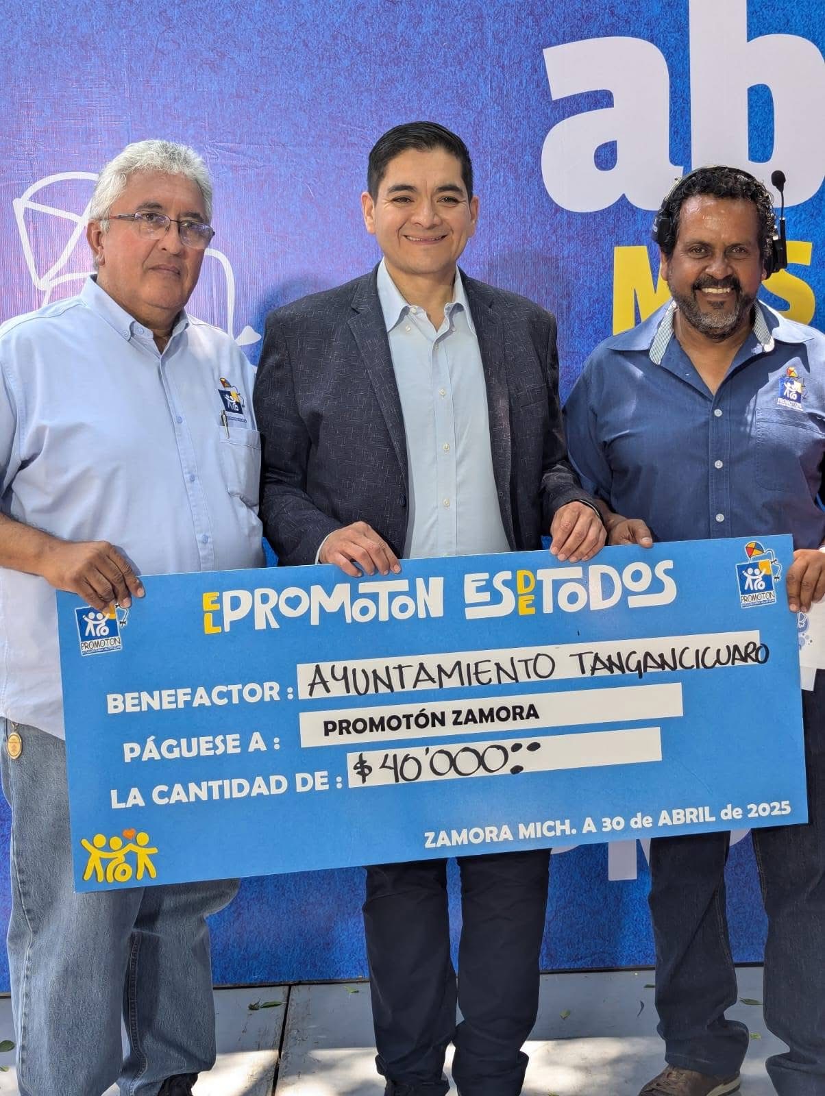 Arturo Hernández entrega 40 mil pesos al CRI PROMOTON