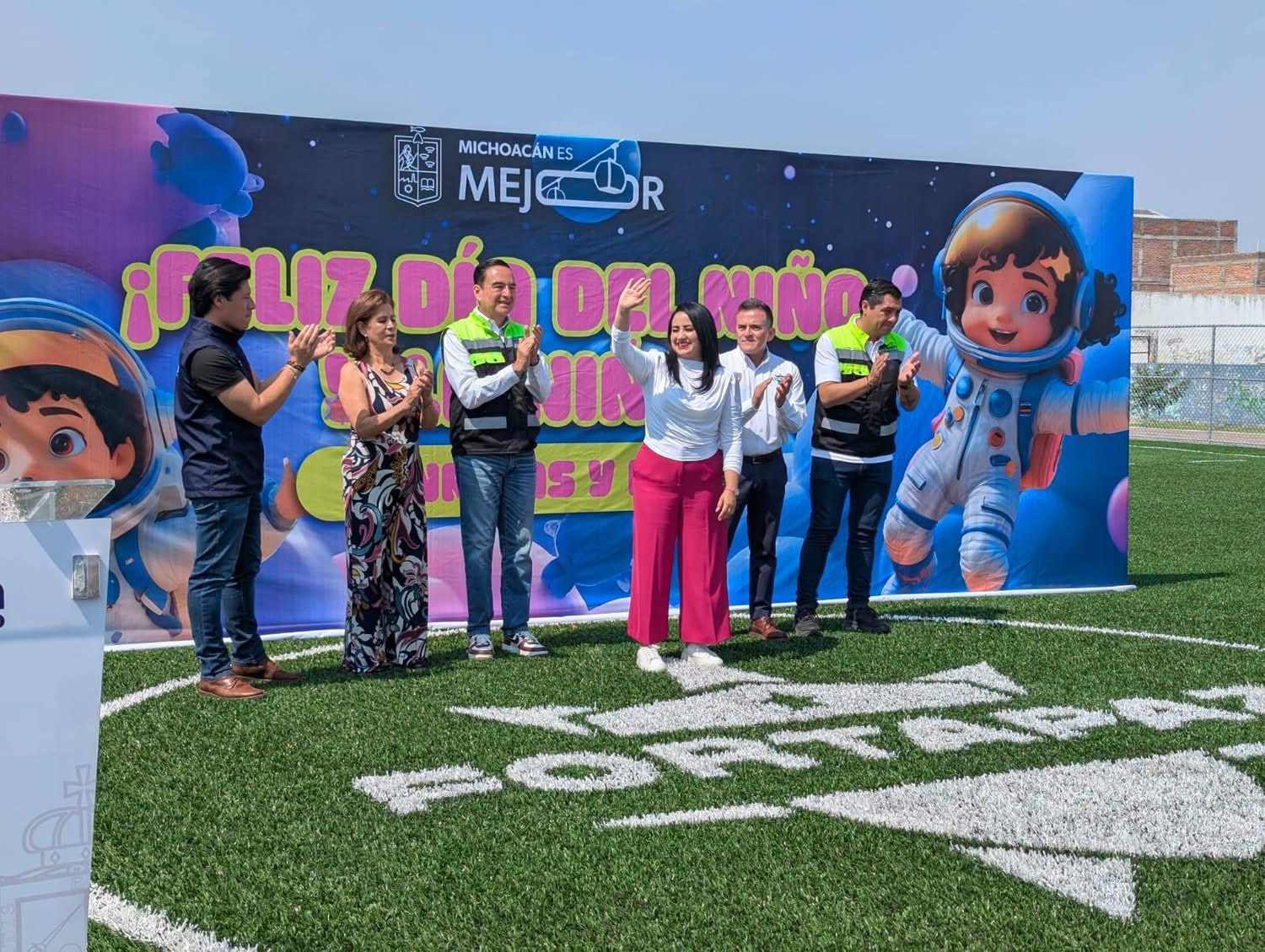 Inauguran cancha de futbol 7 en unidad deportiva poniente