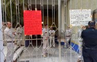 Inician huelga trabajadores de vectores en oficinas administrativas de la Jurisdicción Sanitaria No. 2