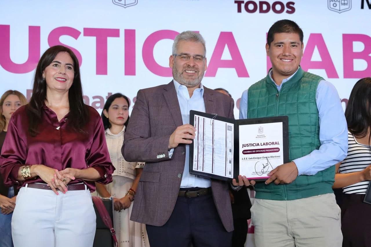 Gobierno de Bedolla le cumple a maestras y maestros michoacanos*