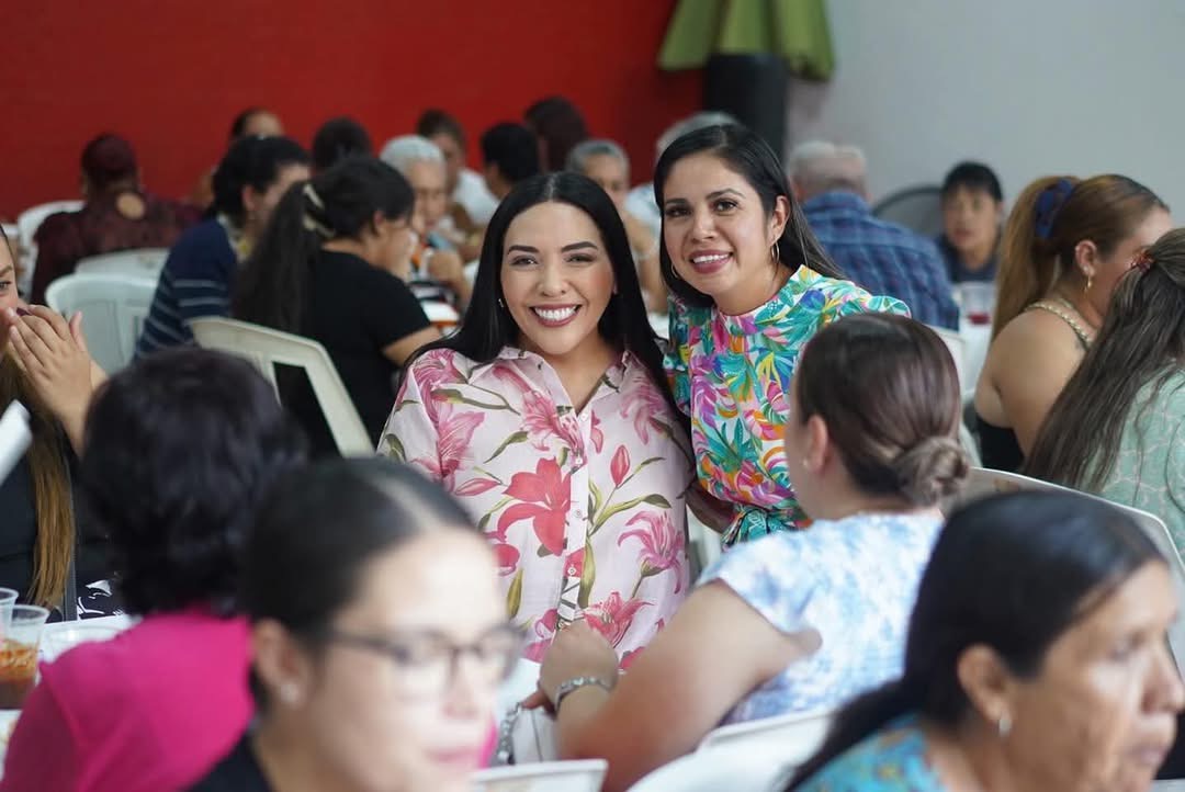 Celebra Adriana Campos Huirache con mamás de Jacona el Día de las Madres