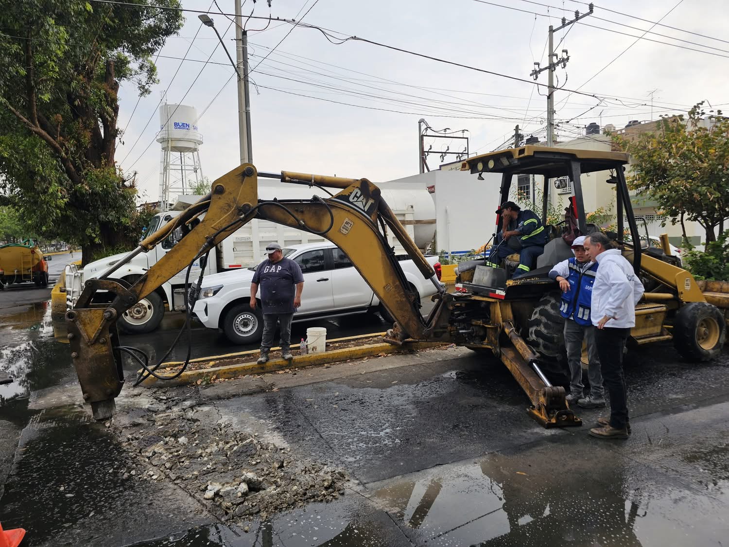 SAPAZ refuerza red pluvial en Camino al Jericó para prevenir inundaciones