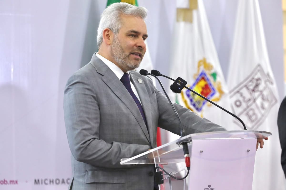 Diálogo permanente y abierto con sindicatos: Bedolla