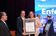 Carlos Soto rinde homenaje al personal de enfermería en emotivo evento en Zamora