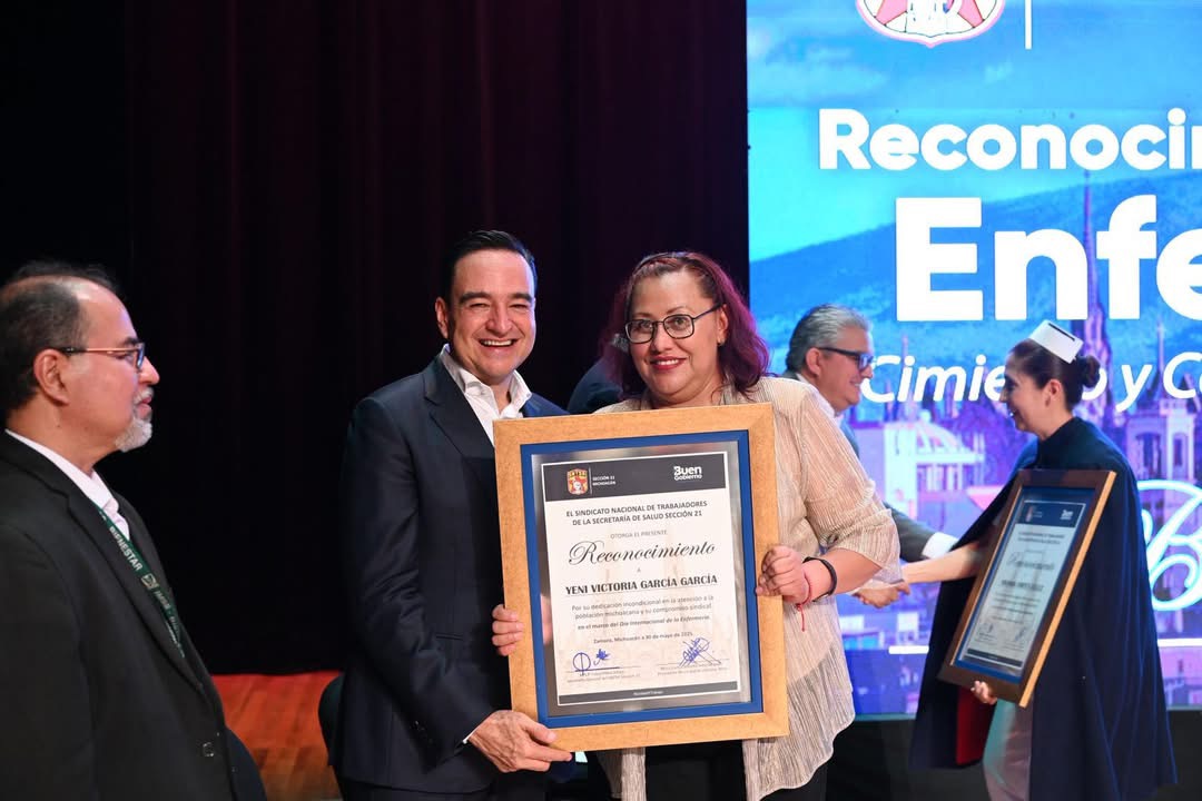 Carlos Soto rinde homenaje al personal de enfermería en emotivo evento en Zamora