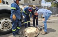 SAPAZ realiza trabajos en la red de drenaje sanitario en calle Maestrazgo
