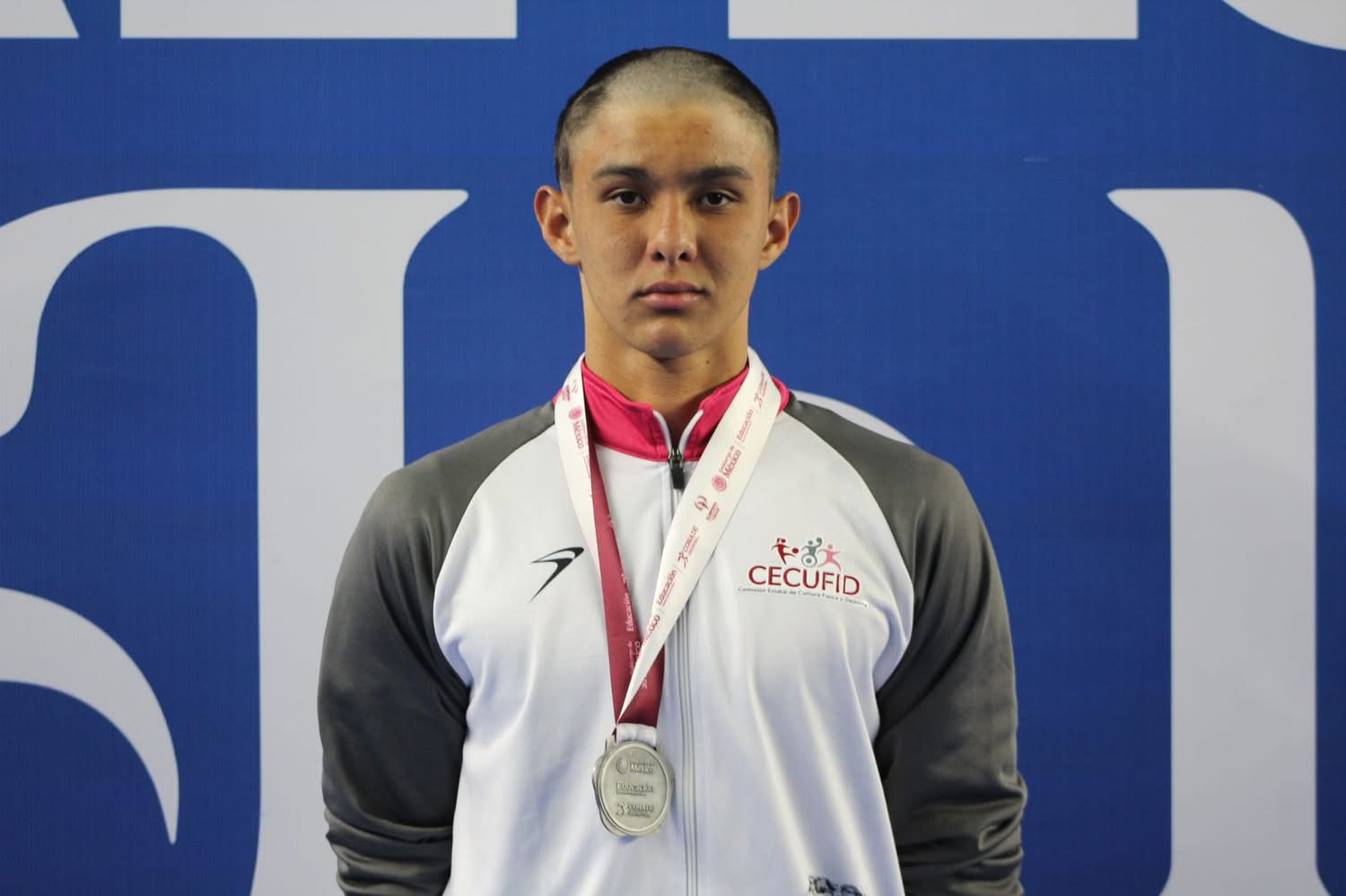 Nadador de 14 años gana plata en Olimpiada Nacional