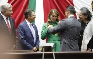Congreso del Estado impone Condecoración Melchor Ocampo al Colegio de Notarios de Michoacán