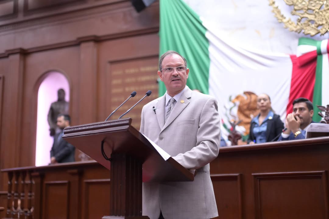David Martínez Gowman presenta iniciativa de reforma de ley para fortalecer la prevención de la discriminación.