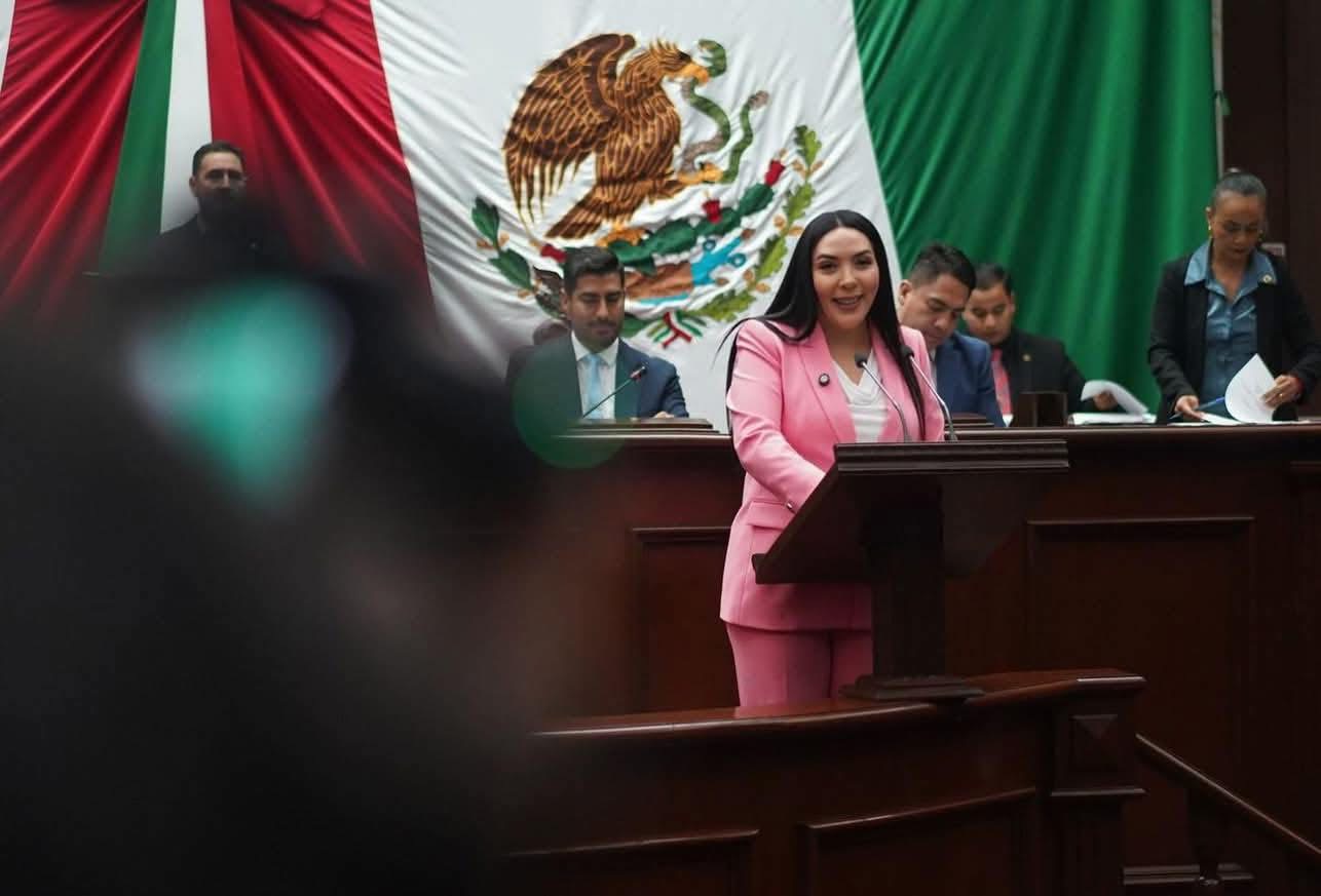 Adriana Campos Huirache exige reubicación urgente de la caseta de cobro en Zinapécuaro
