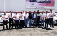 Reconocen a Radio Taxi Plus y entregan equipos de cobro digital para modernizar el servicio