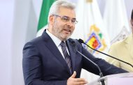 Playas michoacanas, limpias y aptas para vacacionar: Bedolla