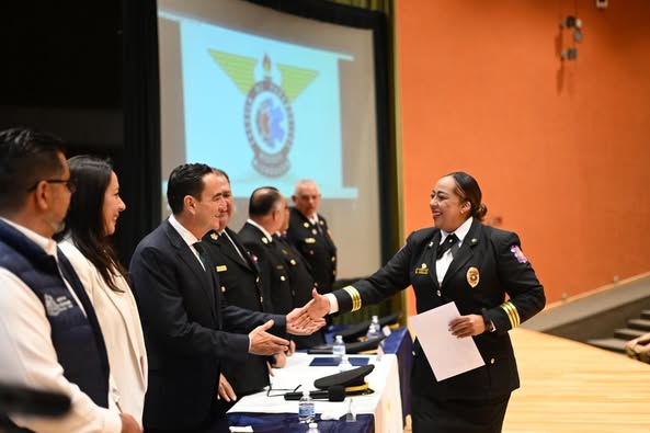 Carlos Soto apadrinó a la sexta generación de paramédicos de Rescate Michoacán