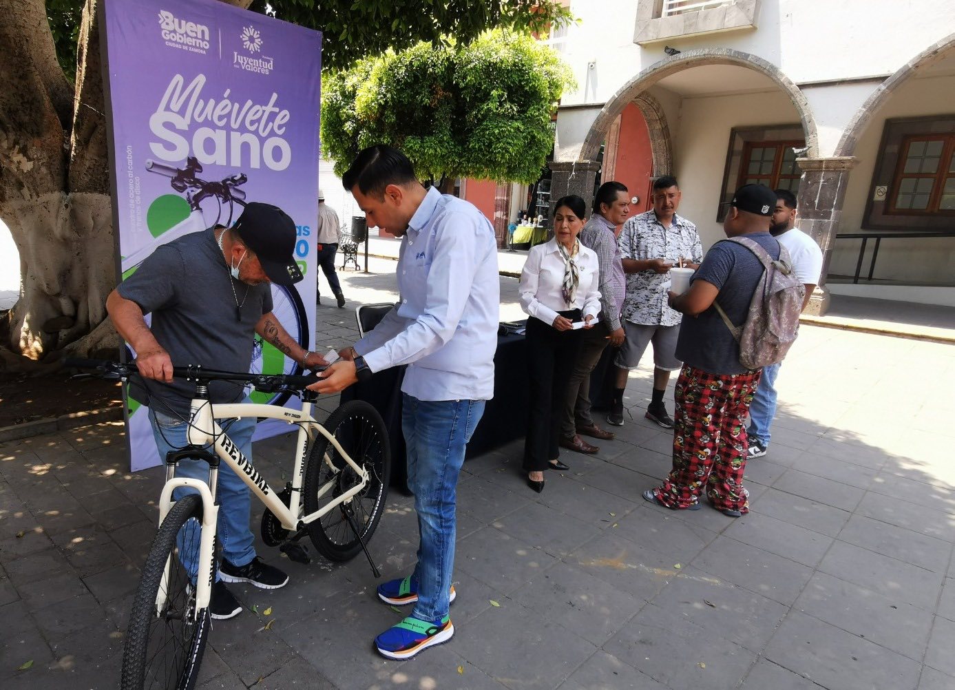 Impulsan movilidad ecológica con más de 200 bicicletas entregadas