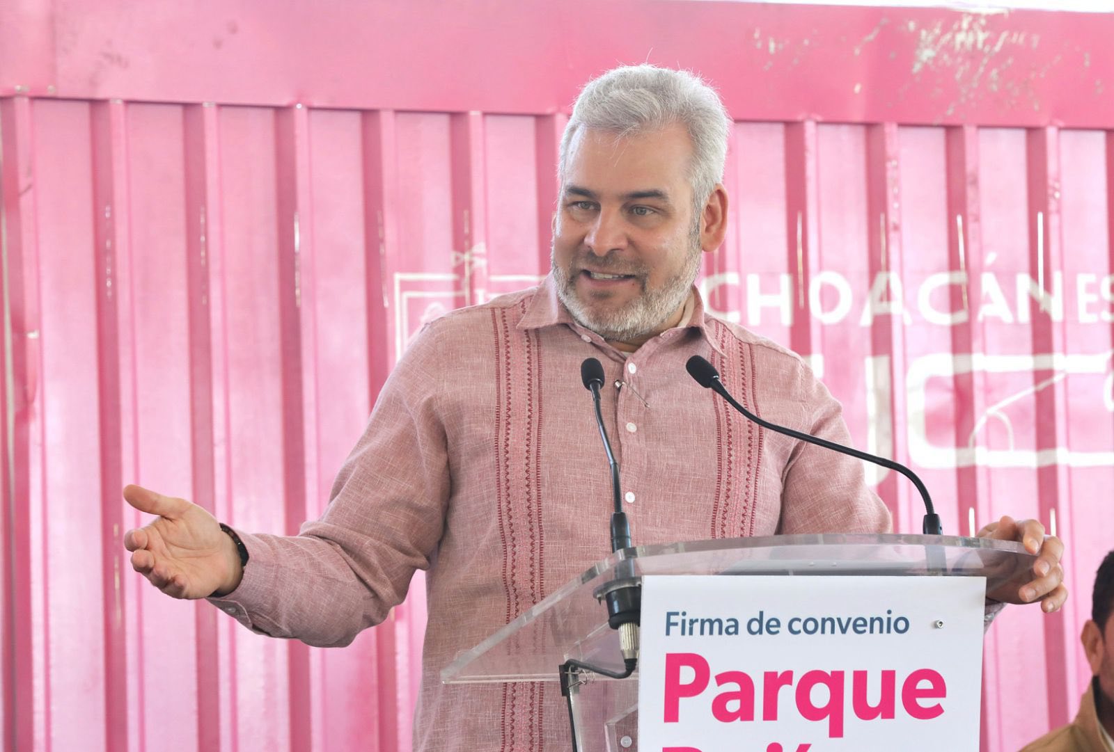 Firma Bedolla convenio para primer Polo de Desarrollo Económico para el Bienestar del país