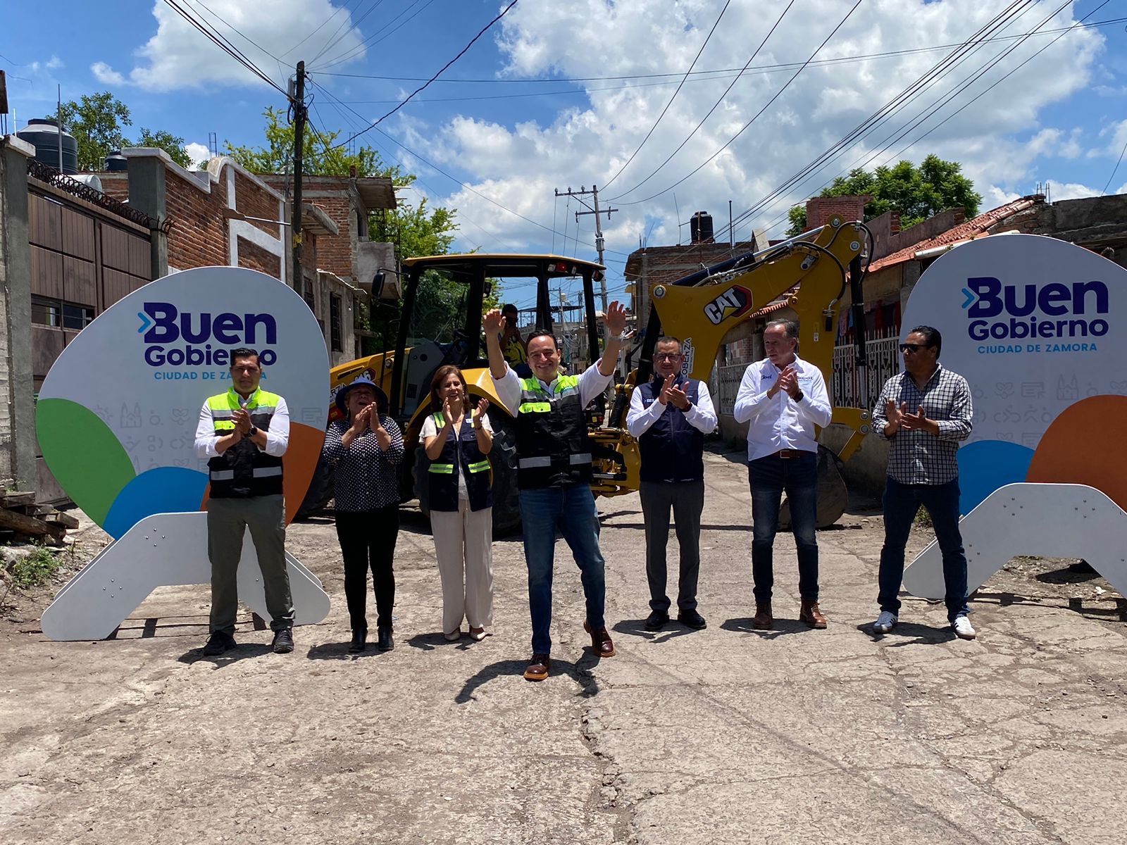 Carlos Soto pone en marcha mejora de calle Gardenia en El Cerrito de Ortiz
