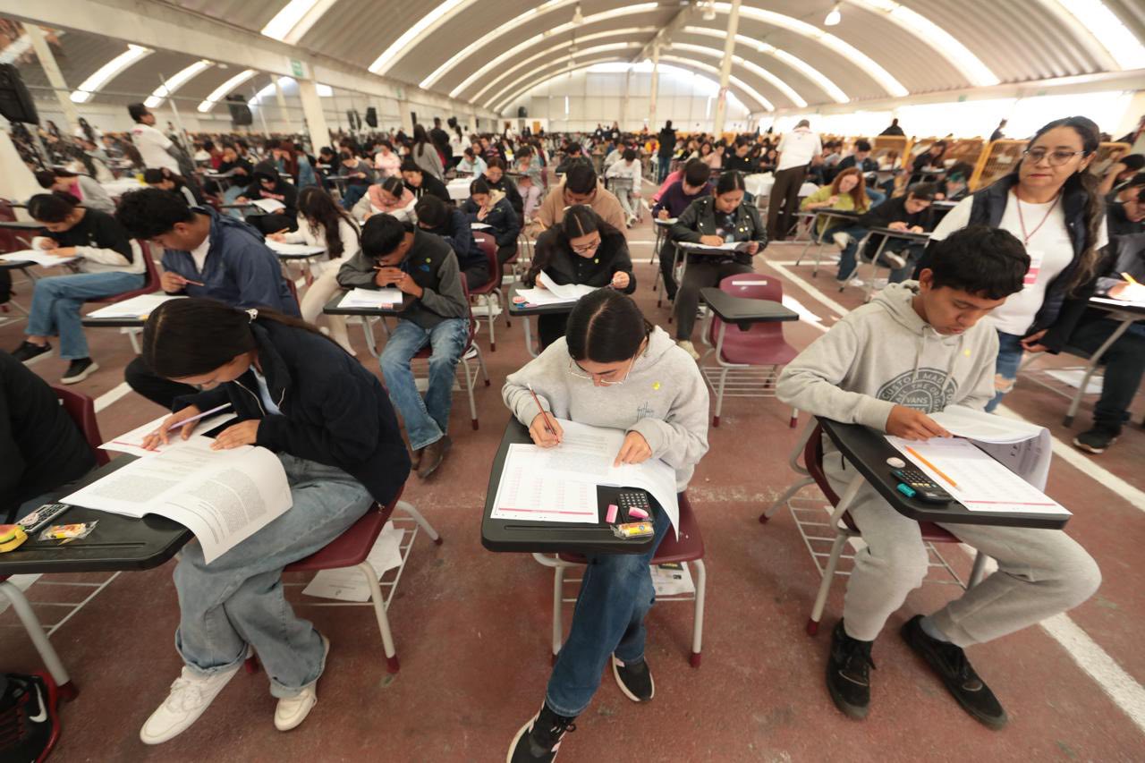 Concluyó en orden examen Ceneval de ingreso a Normales de Michoacán