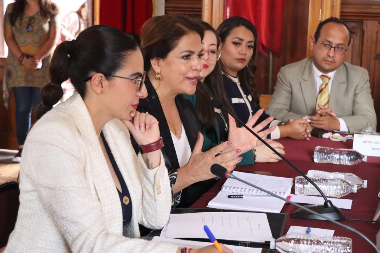 Presidentas de la Mesa Directiva y JUCOPO del Congreso, reciben a las y los Magistrados y Jueces electos
