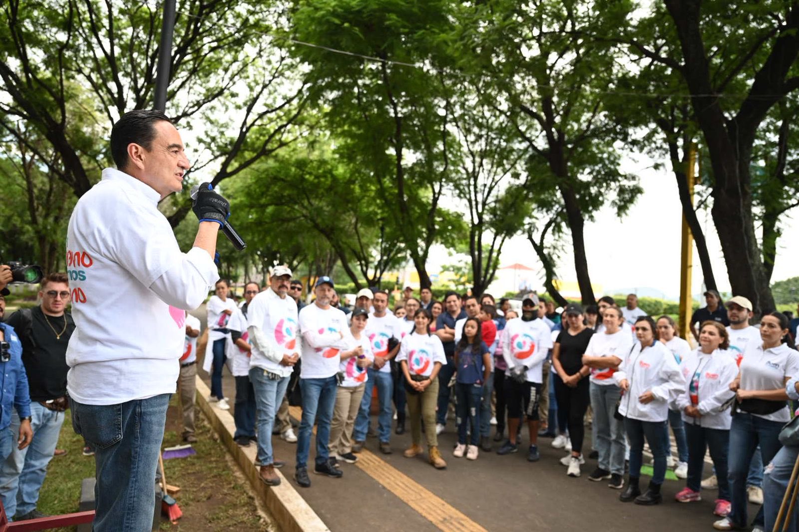 Carlos Soto encabeza faena de limpieza preventiva en el río Duero