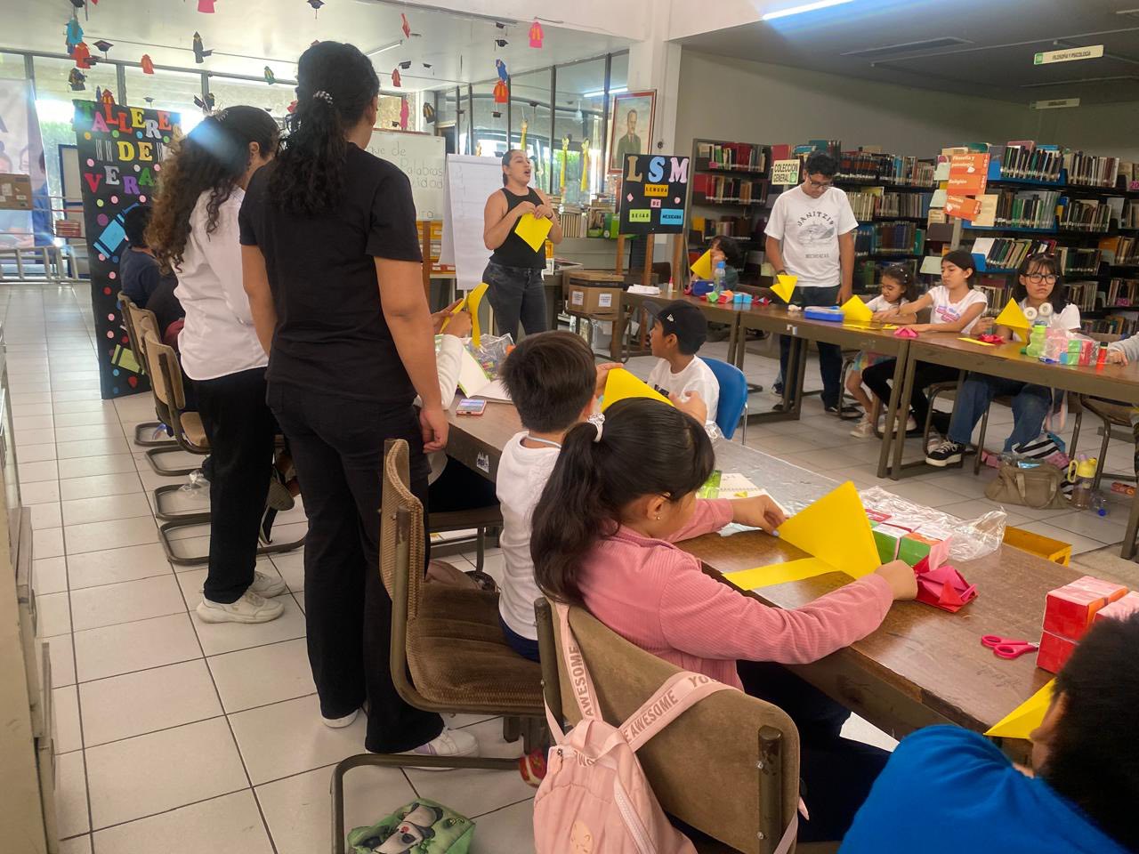 Enriquecen acervo cultural de la biblioteca Manuel Martínez de Navarrete con la colección “En Michoacán se Lee