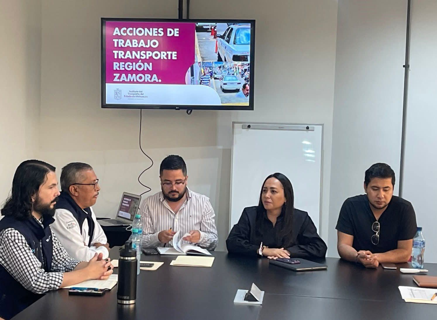 Avanza Zamora en el ordenamiento del transporte público con trabajo coordinado