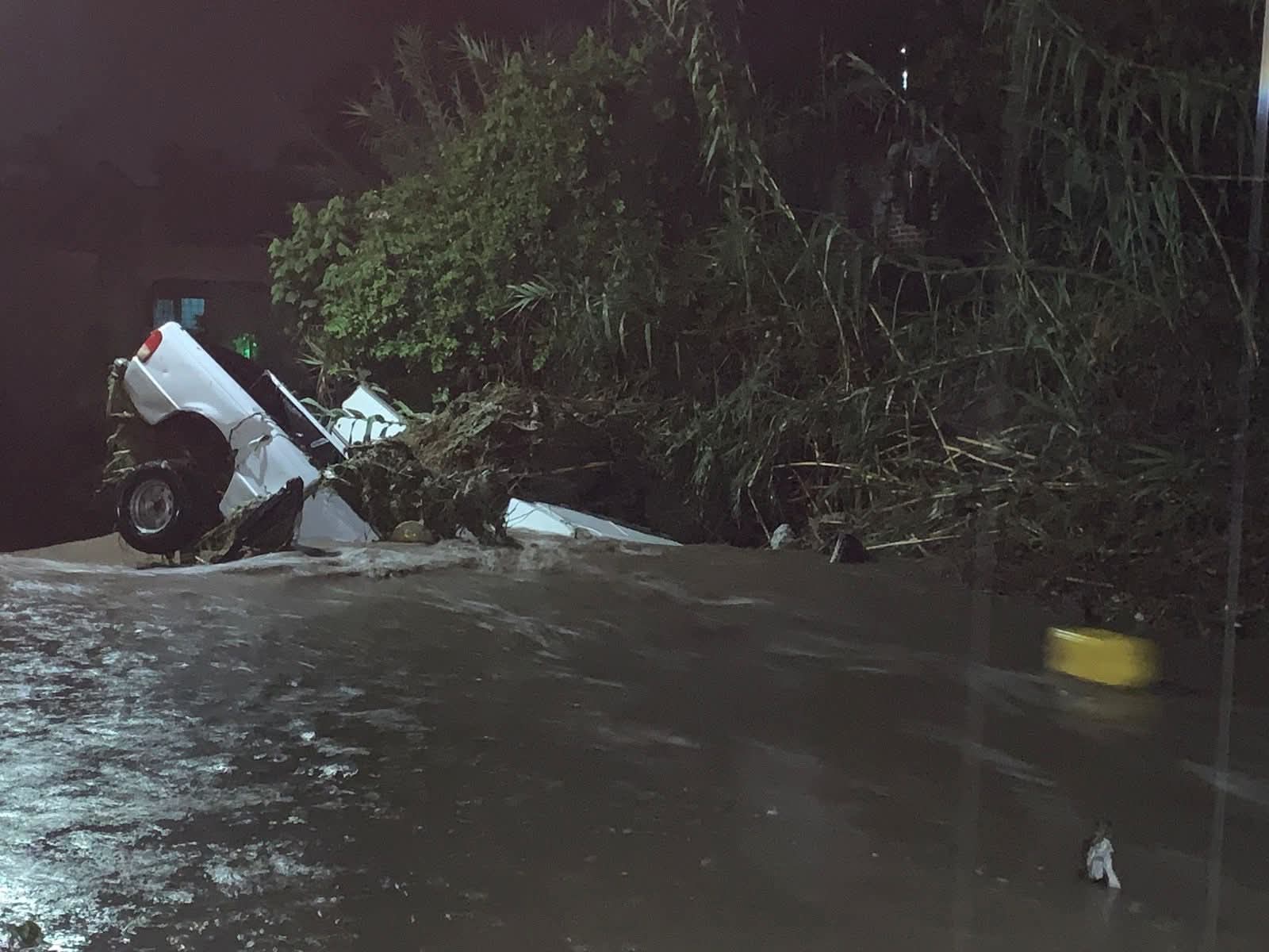 SSP auxilia a la población por inundaciones en Ecuandureo